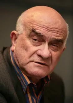 Евгений Ясин
