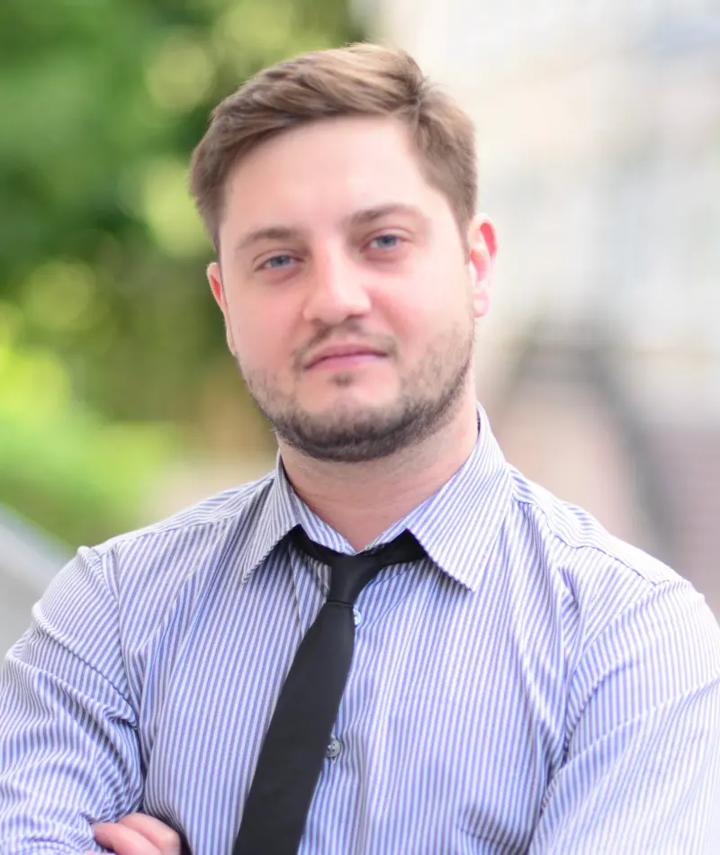 Роман Мезинов