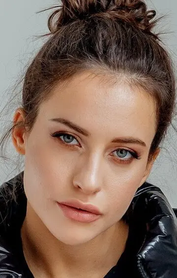 Алёна Савастова