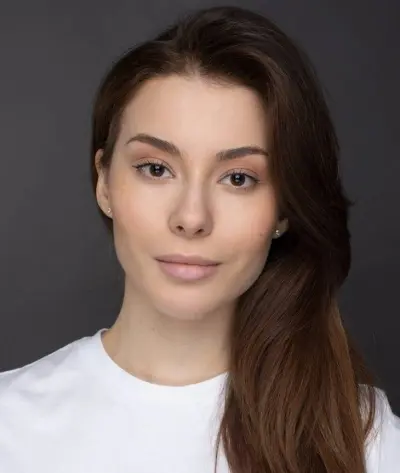 Анна Золотарева